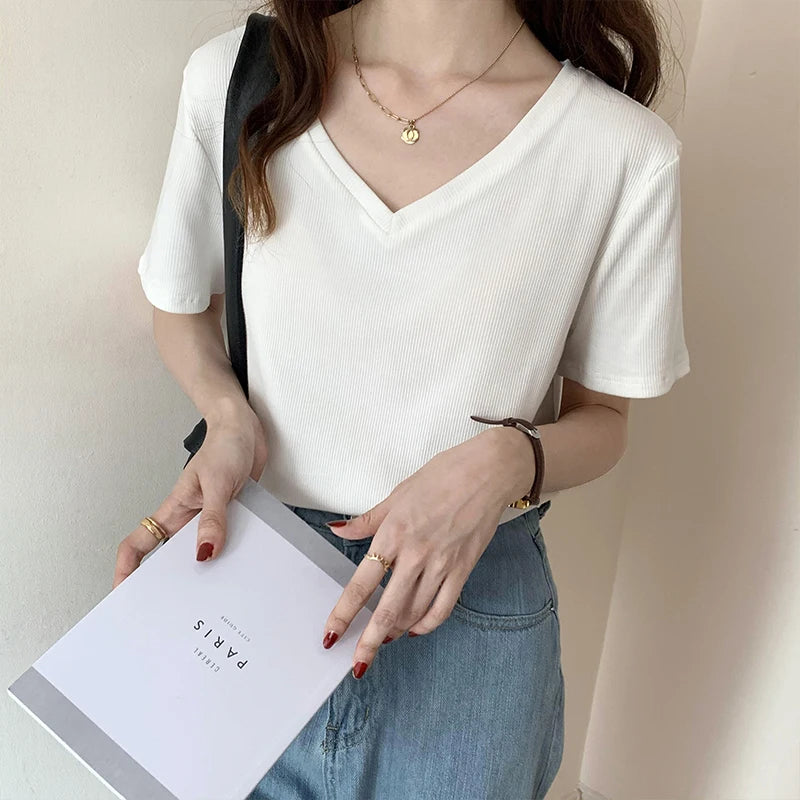 Design Sensation Women's ort Sve V-Ne Knitted T-irt Summer 2025 ey Base irt Versatile Trendy Faion Top